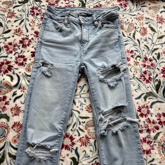 AE Distressed Hi Rise Jeggings - Picture 3 of 11